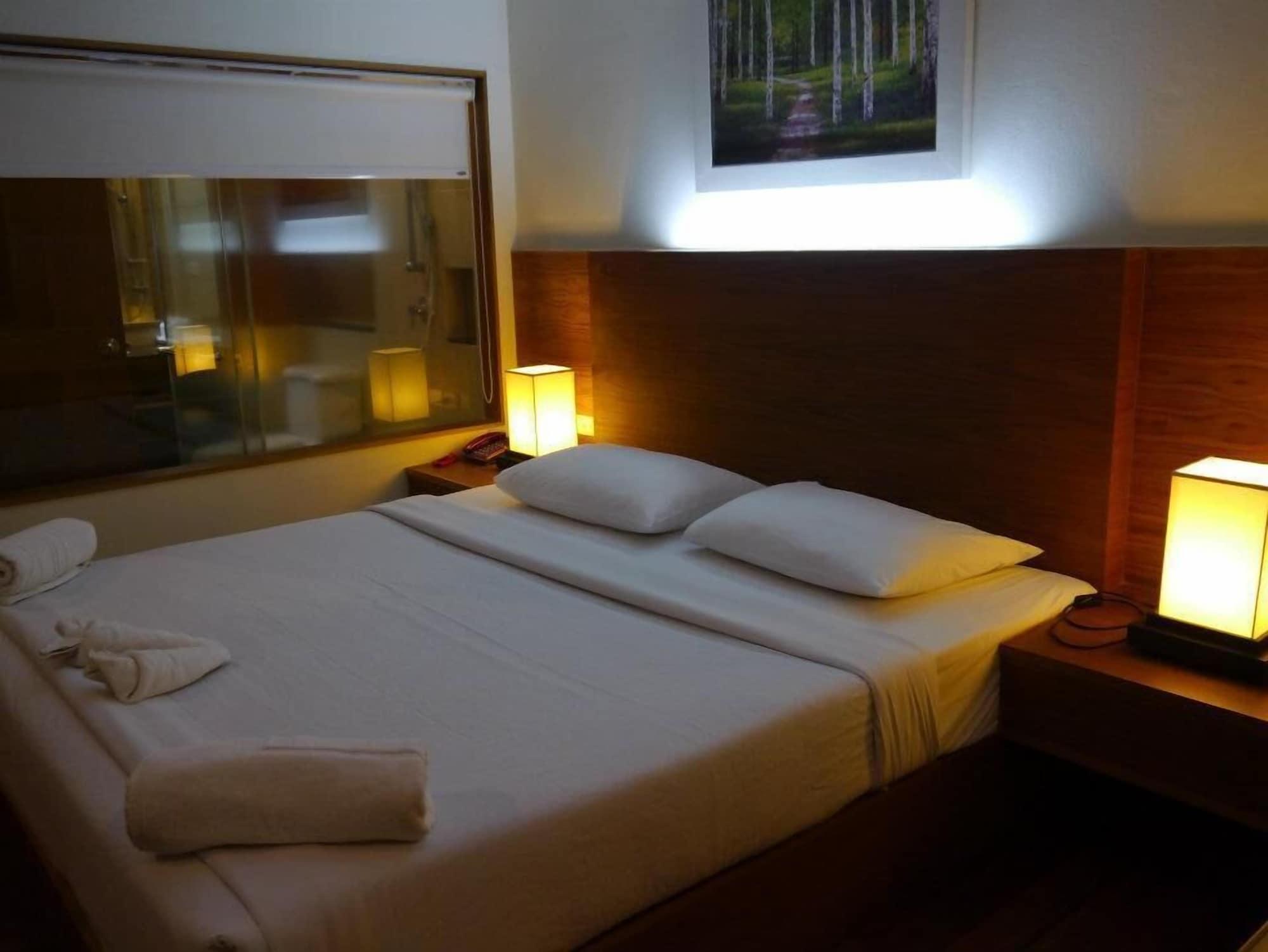 Baan Saikao Plaza Hotel & Service Apartment Koh Chang Exterior photo