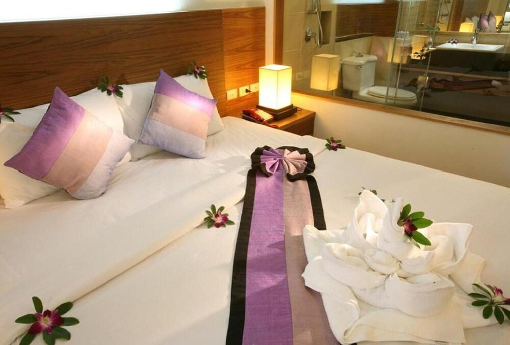 Baan Saikao Plaza Hotel & Service Apartment Koh Chang Exterior photo