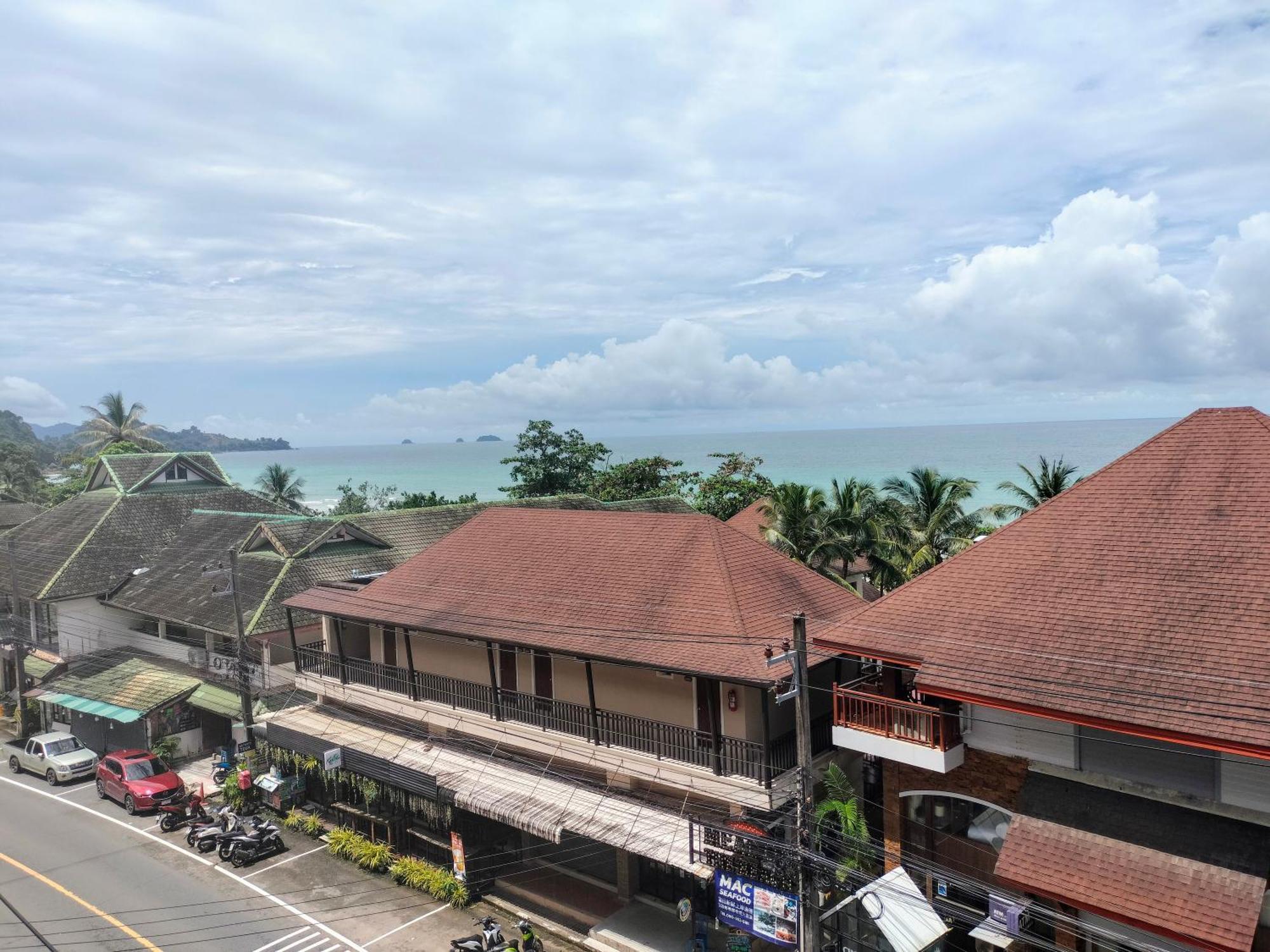 Baan Saikao Plaza Hotel & Service Apartment Koh Chang Exterior photo